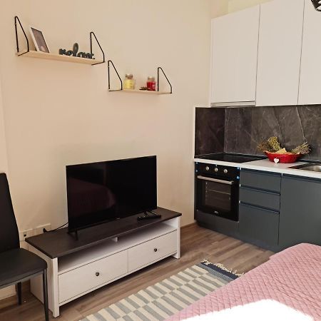 Lovely One Bedroom Studio In Tiranë Ngoại thất bức ảnh