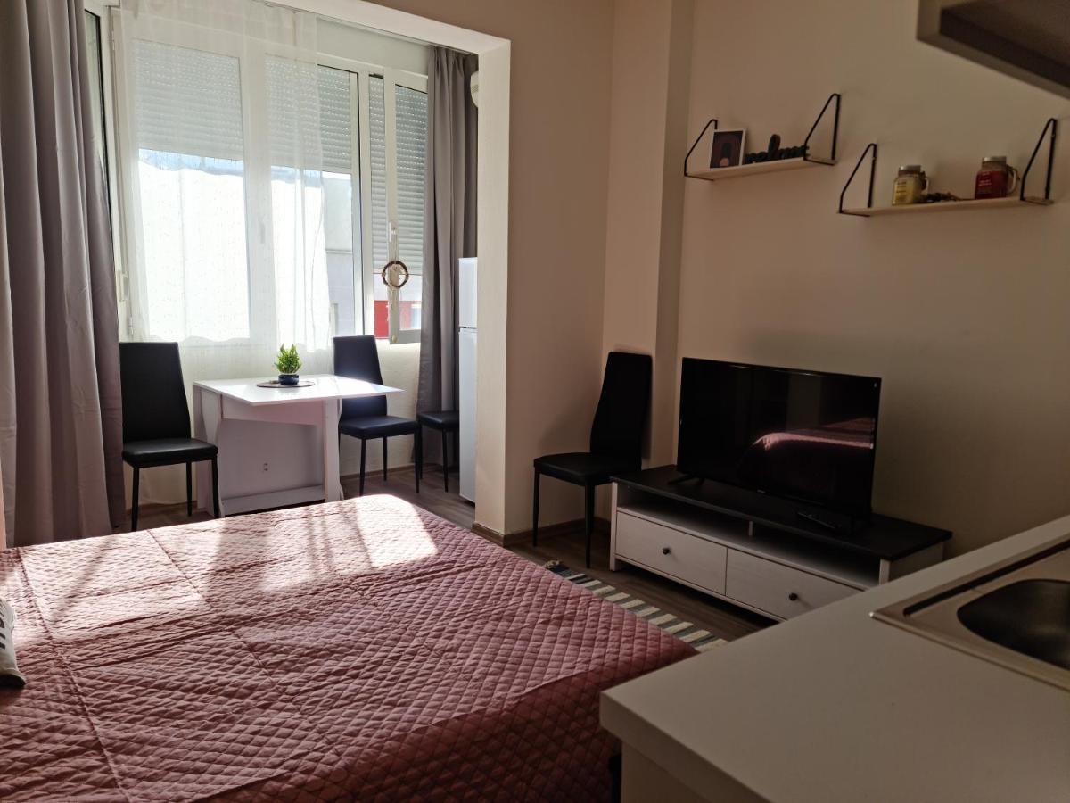 Lovely One Bedroom Studio In Tiranë Ngoại thất bức ảnh