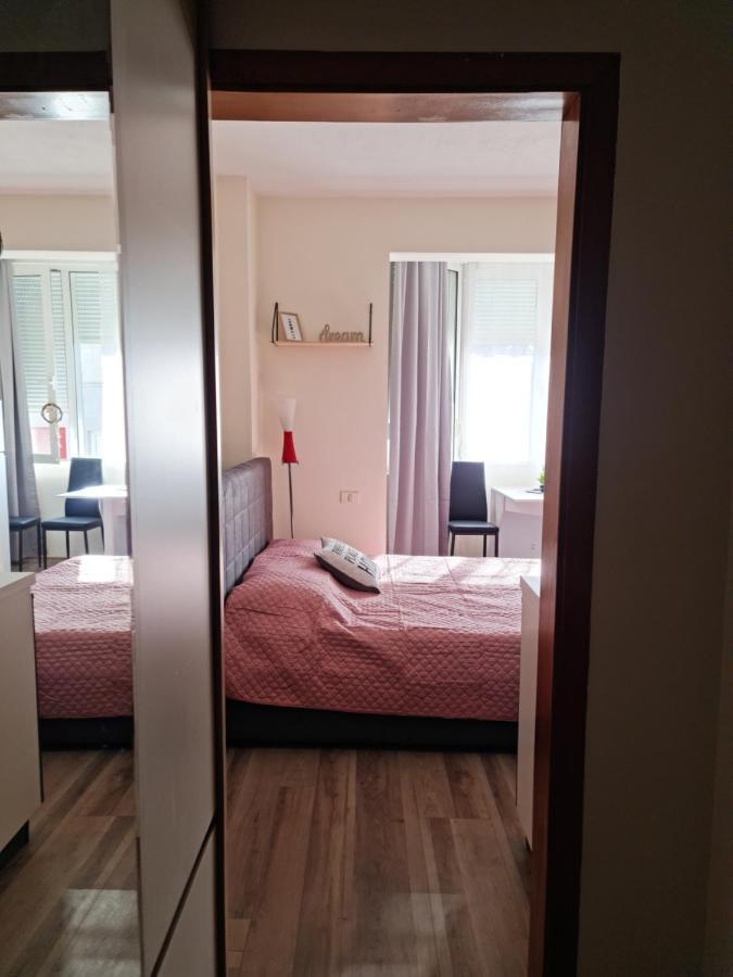 Lovely One Bedroom Studio In Tiranë Ngoại thất bức ảnh