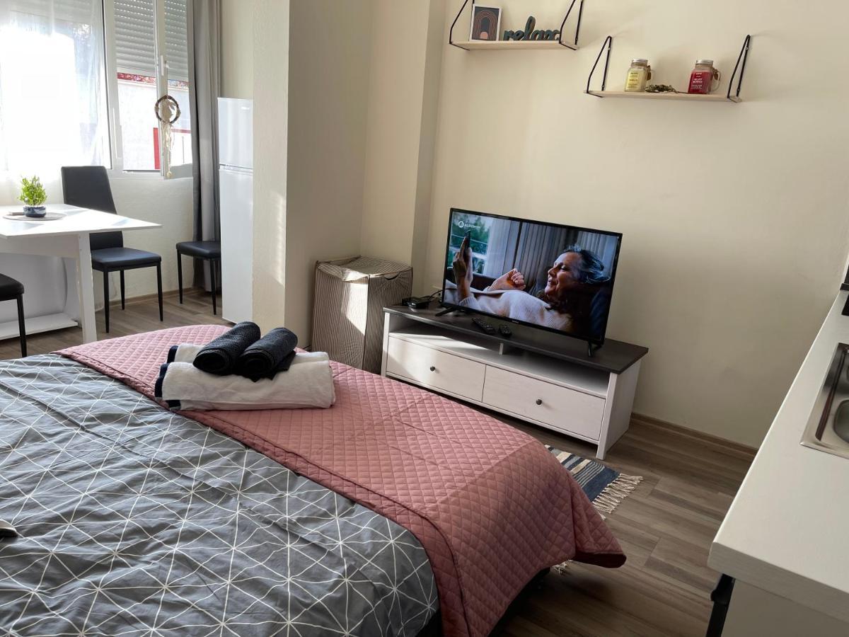 Lovely One Bedroom Studio In Tiranë Ngoại thất bức ảnh