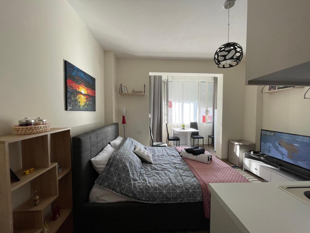Lovely One Bedroom Studio In Tiranë Ngoại thất bức ảnh