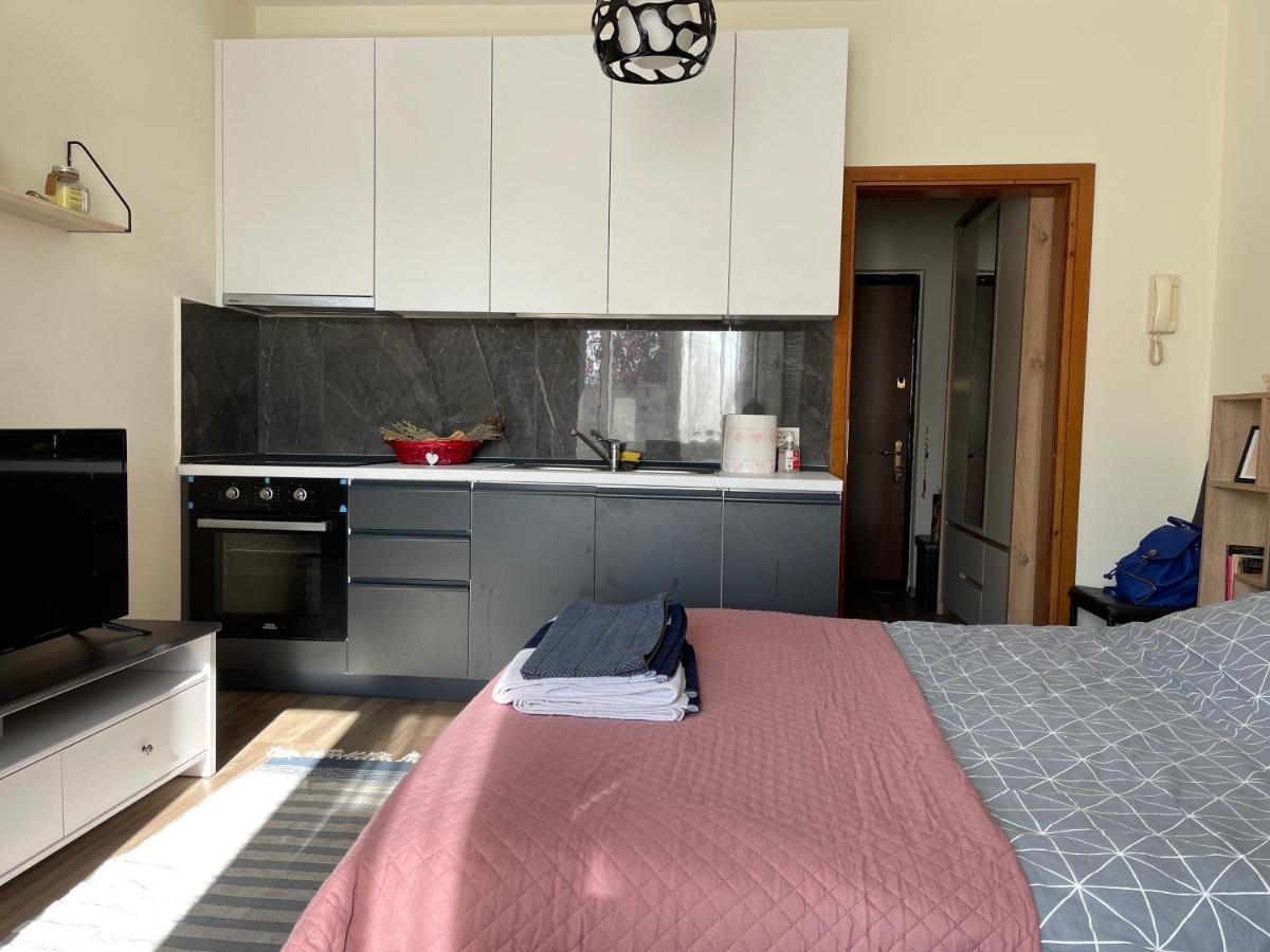 Lovely One Bedroom Studio In Tiranë Ngoại thất bức ảnh